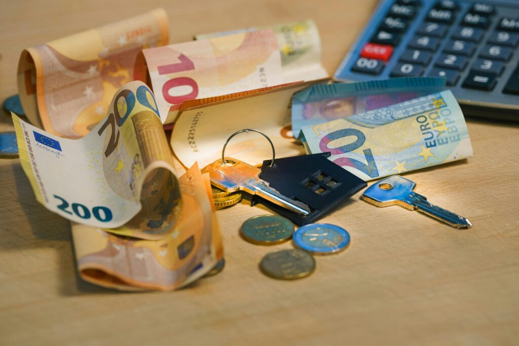alt="investissement location saisonnière cote de granit rose"
